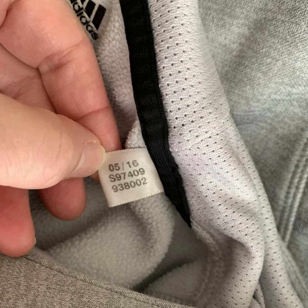 Adidas Sweatshirt Men’s Medium Gray Hoodie Pullover Climawarm Knit Fleece Logo